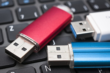 Tastatur und Speicherstifte