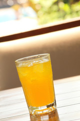 Carbonated drink with ice