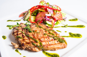 Grilled chicken with vegetables