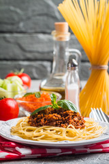Spaghetti bolognese with ingredients