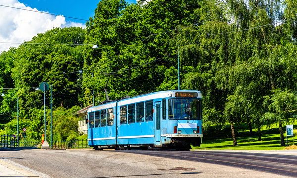 City tram at Slottsparken Station in Oslo