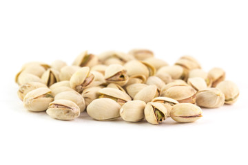 Pistacchi su sfondo bianco 