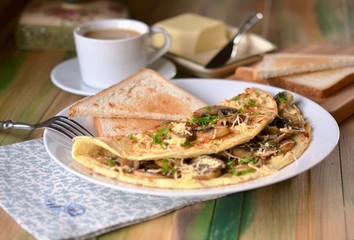 Омлет с грибами и сыром