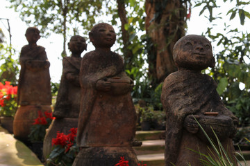 Obraz premium Doll clay monk in the garden.