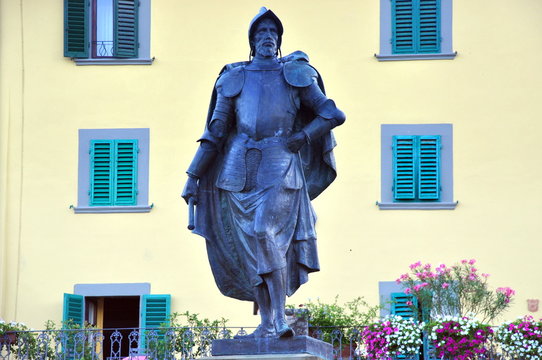Denkmal des Seefahrers Giovanni di Verrazzano auf dem Marktplatz von Greve in Chianti