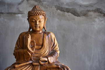Buddha-Statue aus Holz