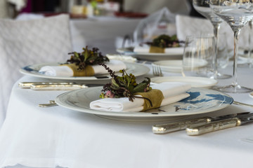tavola imbandita per nozze