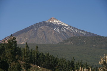 Landschaft mit Teide schneebedeckt - Teneriffa
