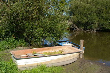 MOORED BOAT ref 1848