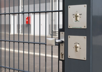 Industrie - Werksgelände - Sicherheit - Schutz