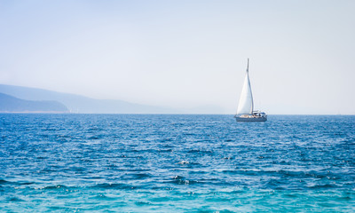 Obraz premium Sailing boat yacht on the sea