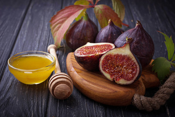 Fresh ripe figs and honey
