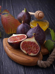 Fresh ripe figs and honey