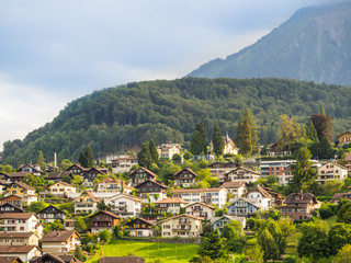 Fototapeta na wymiar Pueblos de Interlaken Suiza a orillas del Thunersee OLYMPUS DIGITAL CAMERA