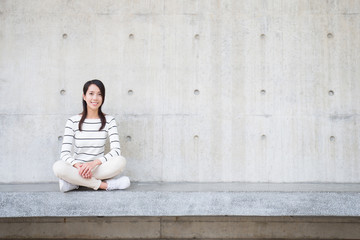 beauty woman smile and sit