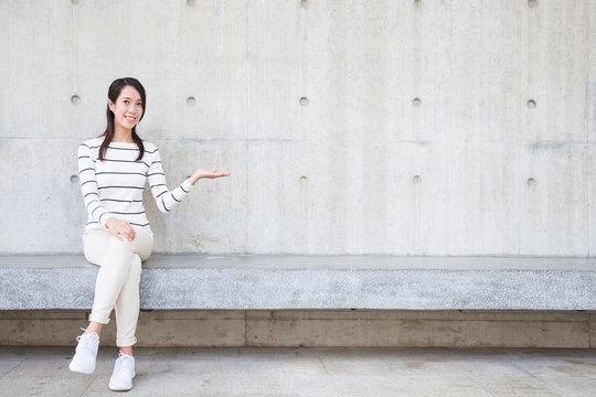 beauty woman smile and sit