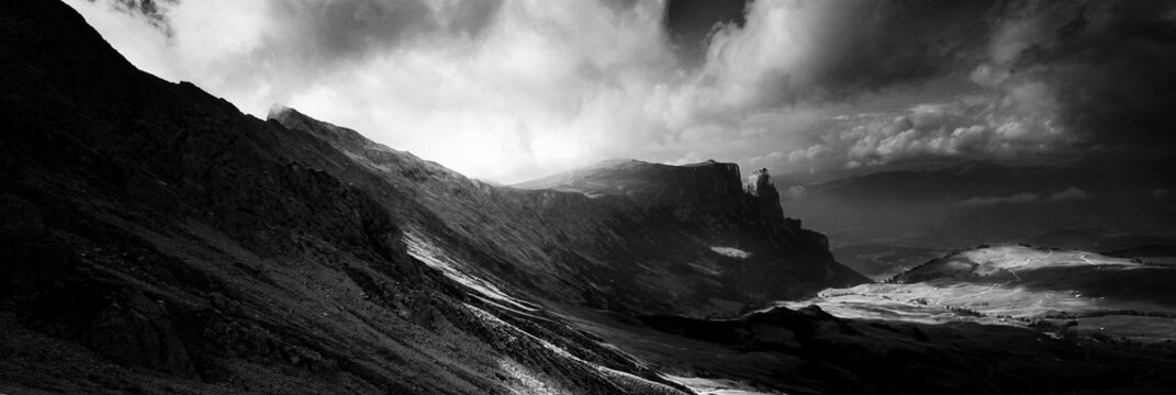 Schlern unter Wolken