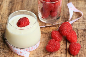 yogurt smoothie with raspberries