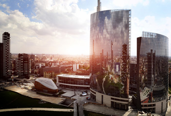 weerspiegeling van de nieuwe moderne wijk in Milaan