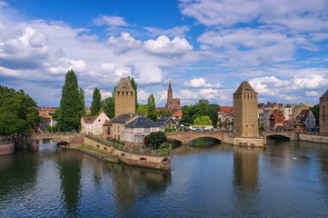 Fototapeta na wymiar Strassburg im Elsass - skyline Strasbourg in Alsace