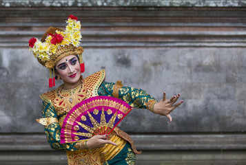 young balinese dancer