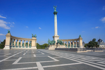 Fototapeta na wymiar The historic Heroes Square in Budapest, Hungary.