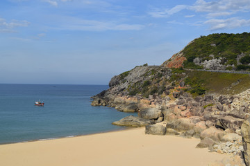 Fototapeta na wymiar wild tropical beach in vietnam