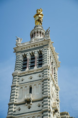Fototapeta na wymiar Basilica Notre Dame de la Garde and old port Marseille