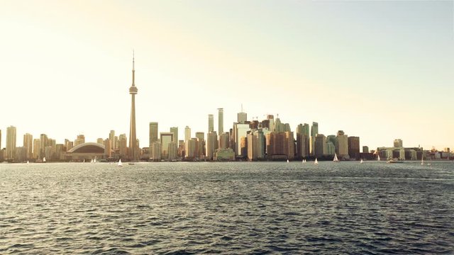 Toronto at Sunset | Ontario, Canada
4K video filmed from the islands.