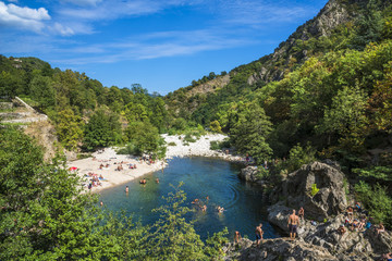 la rivière Ardèche à Thueyts/Ardèche