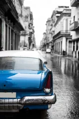 Zelfklevend Fotobehang Urban scene on street in Havana,Cuba © marcin jucha
