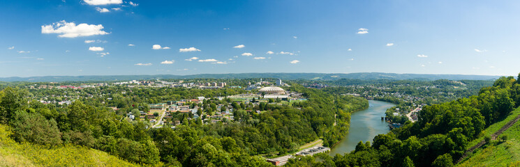 Obraz premium Panorama of Morgantown and WVU in West Virginia