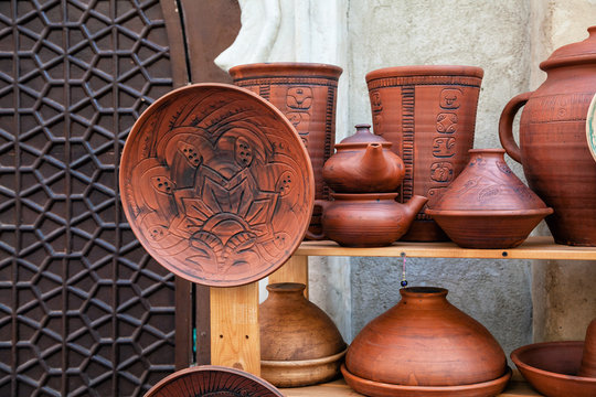 sale of pottery and creative products