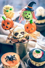 Cup cakes and cake pops