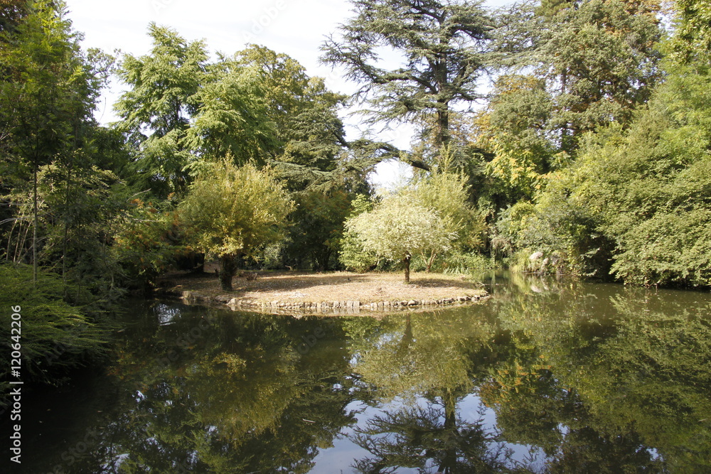 Canvas Prints Etang du Parc de Bagatelle à Paris	