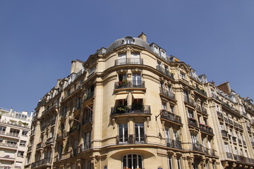 Fototapeta premium Immeuble ancien du quartier de Passy à Paris