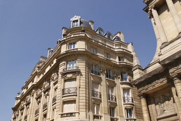 Obraz premium Immeuble ancien à Paris