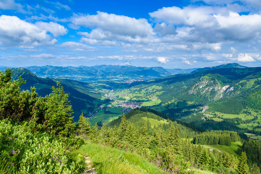 Beautiful landscape of Alps in Germany - Hiking in the mountains