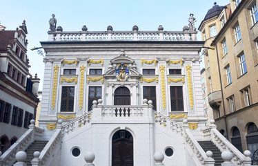 Börse in Leipzig mit Rathaus und Messehaus