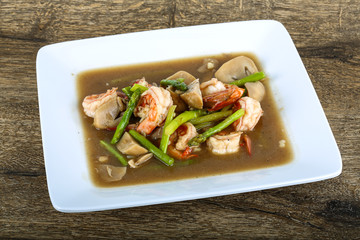Shrimp and asparagus