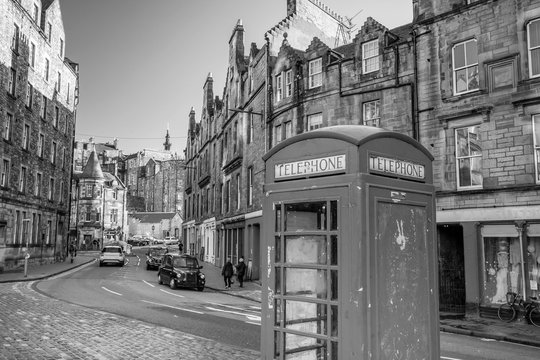 Street view of the historic Royal Mile, Edinburgh