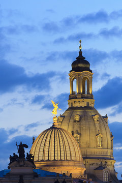 Germany, Saxony, Dresden, Elbe River and Old town skyline