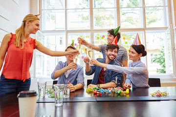 Start-Up Team feiert Geburtstag