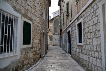 Fototapeta na wymiar Narrow street in Split, Croatia
