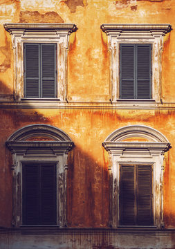 Typical Italian building, Rome, Italy: Texture background