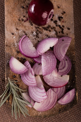 Red onions slices