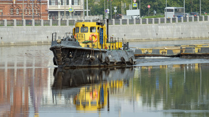 Boat-tug on the river.