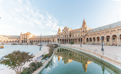 Fototapeta na wymiar Reflection of Spanish Square (Plaza de Espana) in Sevilla, Spain