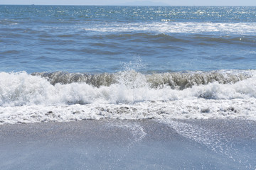波打ち際　波　海　砂浜　海岸　湘南　青空　夏　稲村ヶ崎