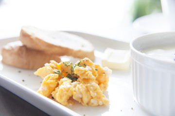 スクランブルエッグ